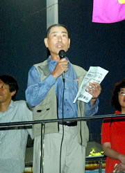 怒りのリレートークで発言する足立支部・野沢副委員長