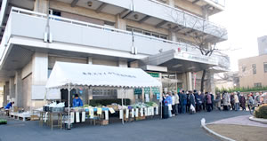 開店前ですがすでに行列が