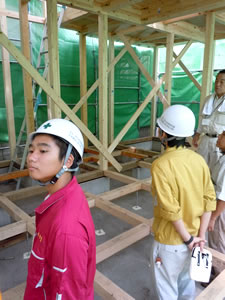 坂本工務店(花畑分会)の建築現場を見学しました