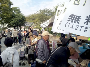 花畑分会のテントの前は大行列となっていました